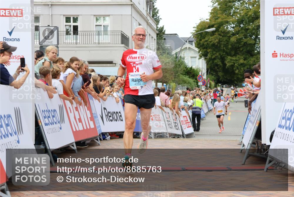 31.08.2025 - 21. Blankeneser Heldenlauf Strokosch-Dieckow http://msf.ph/oto/8685763 31.08.2025 12:00:40 Ziel 5784, 5652, 4144, 4394, 4395, 4333 meine-sportfotos.de