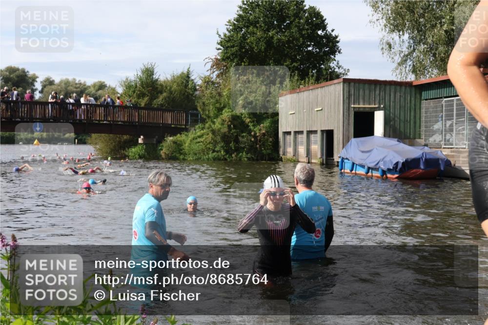 31.08.2025 - Elbe Triathlon Hamburg Luisa Fischer http://msf.ph/oto/8685764 31.08.2025 10:41:05 Schwimmen 1367, 1378, 1479, 1486 meine-sportfotos.de