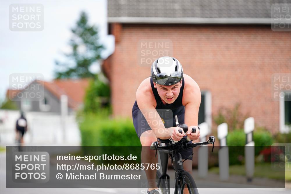 31.08.2025 - Elbe Triathlon Hamburg Michael Burmester http://msf.ph/oto/8685765 31.08.2025 14:12:41 Radfahren 130, 137, 140 meine-sportfotos.de