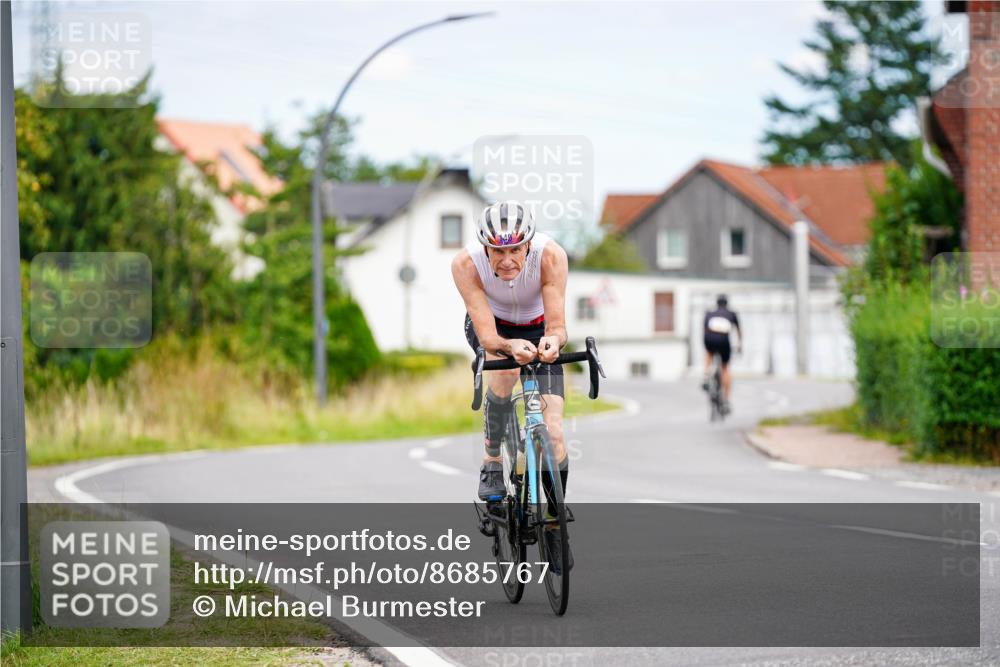 31.08.2025 - Elbe Triathlon Hamburg Michael Burmester http://msf.ph/oto/8685767 31.08.2025 14:12:42 Radfahren 137, 140 meine-sportfotos.de