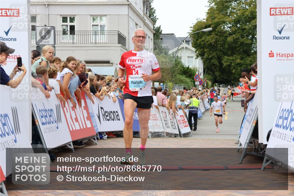 31.08.2025 - 21. Blankeneser Heldenlauf Strokosch-Dieckow http://msf.ph/oto/8685770 31.08.2025 12:00:40 Ziel 5784, 5652, 4144, 4394, 4395, 4333 meine-sportfotos.de