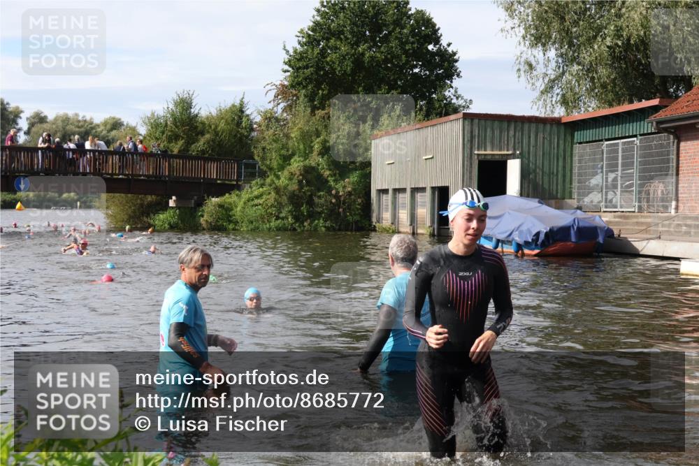31.08.2025 - Elbe Triathlon Hamburg Luisa Fischer http://msf.ph/oto/8685772 31.08.2025 10:41:07 Schwimmen 1367, 1378, 1479 meine-sportfotos.de