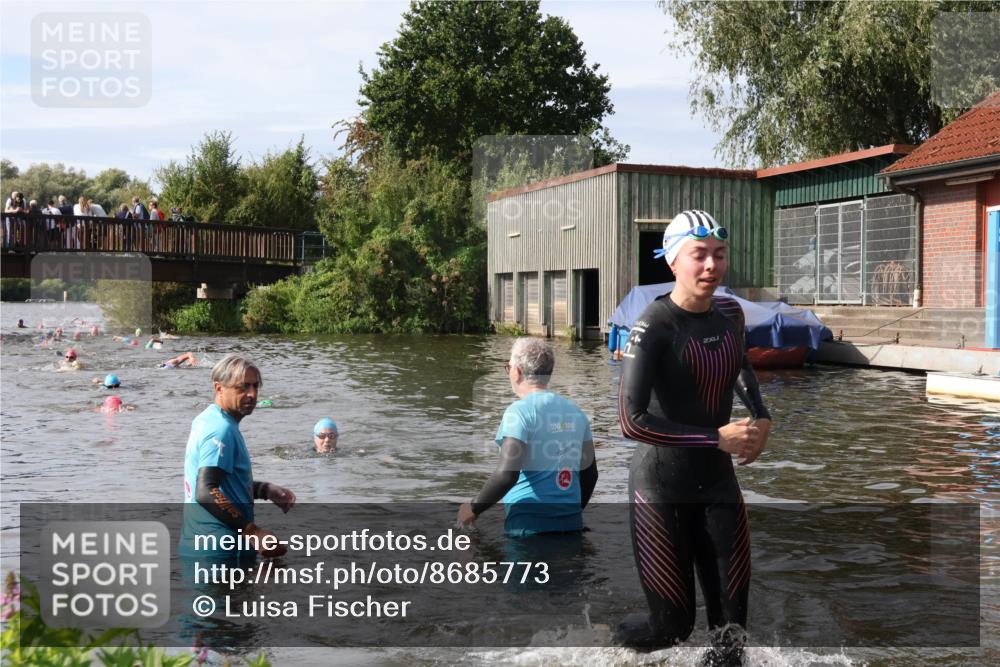 31.08.2025 - Elbe Triathlon Hamburg Luisa Fischer http://msf.ph/oto/8685773 31.08.2025 10:41:07 Schwimmen 1367, 1378, 1479 meine-sportfotos.de