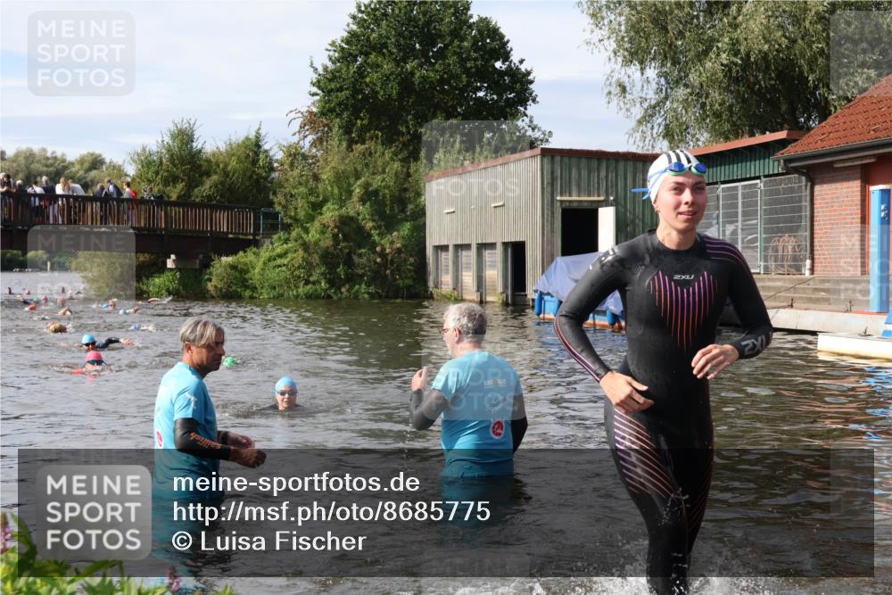 31.08.2025 - Elbe Triathlon Hamburg Luisa Fischer http://msf.ph/oto/8685775 31.08.2025 10:41:07 Schwimmen 1367, 1378, 1479 meine-sportfotos.de