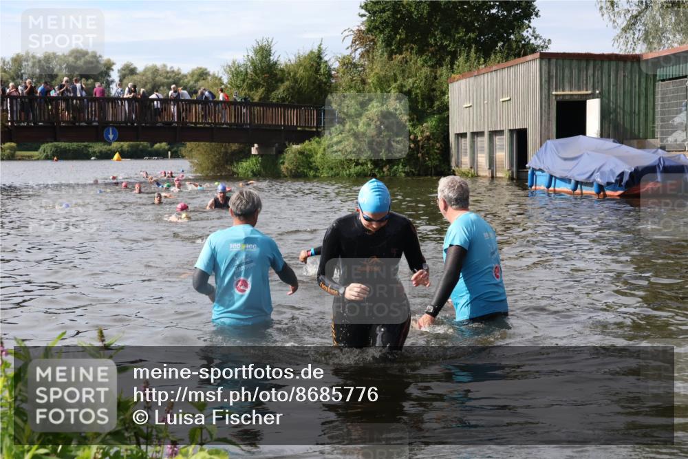 31.08.2025 - Elbe Triathlon Hamburg Luisa Fischer http://msf.ph/oto/8685776 31.08.2025 10:41:16 Schwimmen 1408, 1465, 1494 meine-sportfotos.de