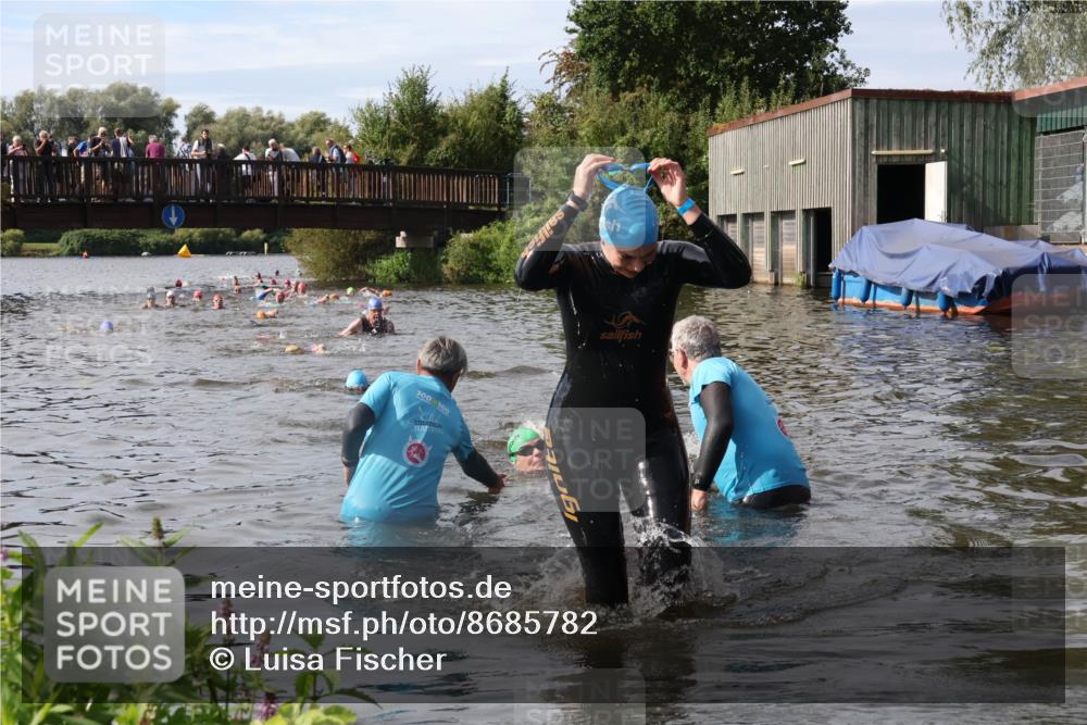 31.08.2025 - Elbe Triathlon Hamburg Luisa Fischer http://msf.ph/oto/8685782 31.08.2025 10:41:17 Schwimmen 1408, 1465, 1494 meine-sportfotos.de