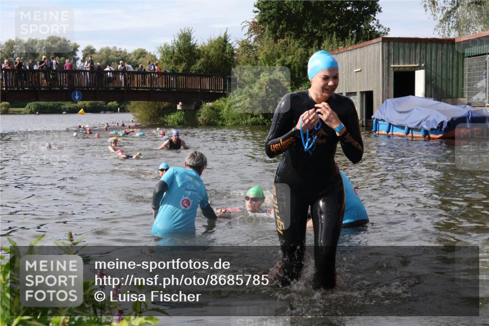 31.08.2025 - Elbe Triathlon Hamburg Luisa Fischer http://msf.ph/oto/8685785 31.08.2025 10:41:18 Schwimmen 1408, 1465, 1494 meine-sportfotos.de
