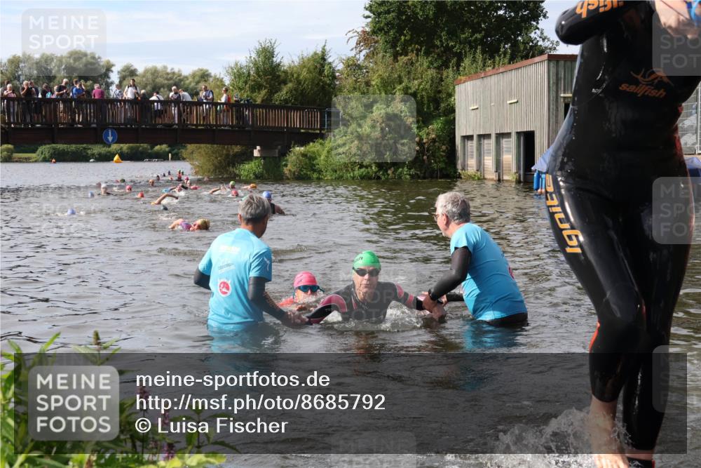 31.08.2025 - Elbe Triathlon Hamburg Luisa Fischer http://msf.ph/oto/8685792 31.08.2025 10:41:19 Schwimmen 1404, 1408, 1465, 1494 meine-sportfotos.de