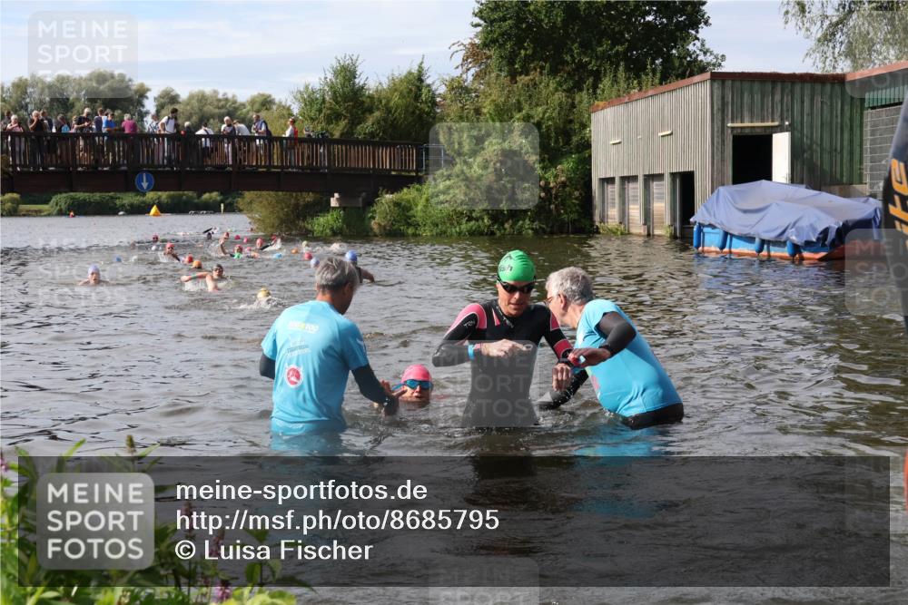 31.08.2025 - Elbe Triathlon Hamburg Luisa Fischer http://msf.ph/oto/8685795 31.08.2025 10:41:20 Schwimmen 1404, 1408, 1465, 1494 meine-sportfotos.de