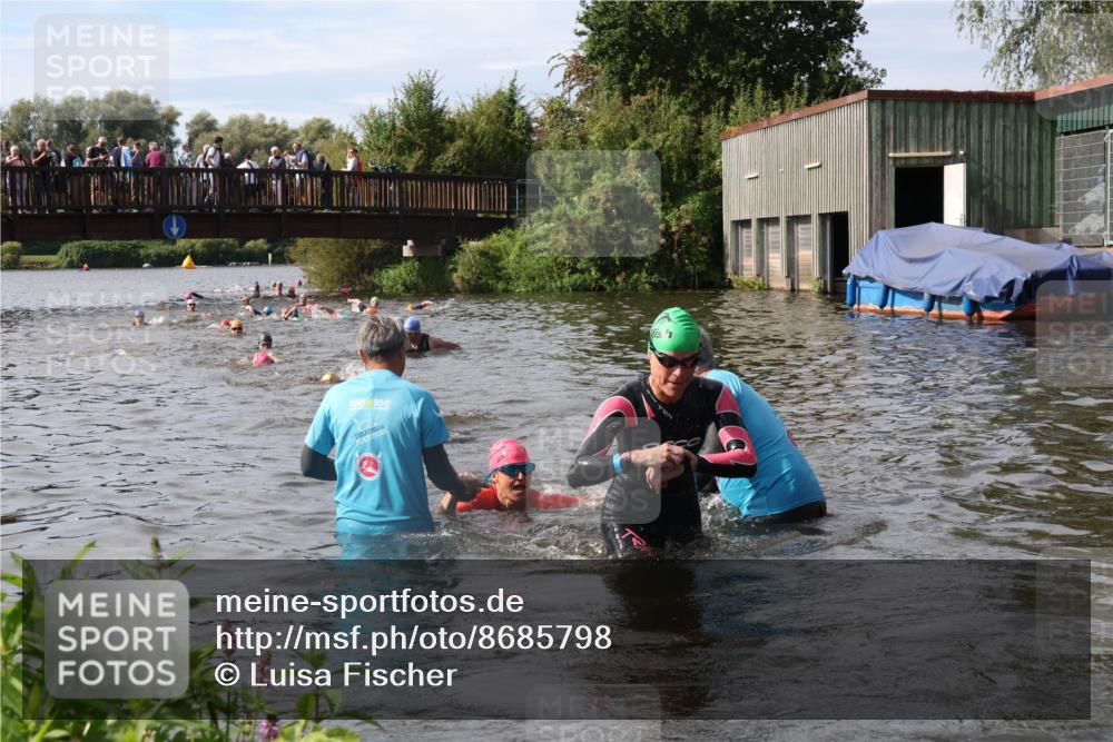 31.08.2025 - Elbe Triathlon Hamburg Luisa Fischer http://msf.ph/oto/8685798 31.08.2025 10:41:20 Schwimmen 1404, 1408, 1465, 1494 meine-sportfotos.de