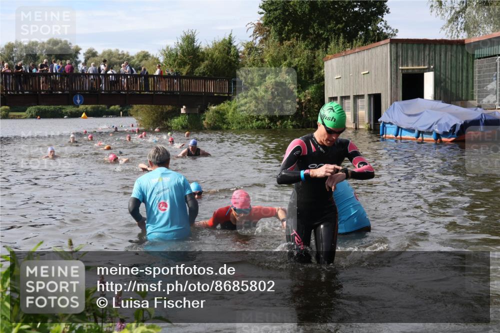 31.08.2025 - Elbe Triathlon Hamburg Luisa Fischer http://msf.ph/oto/8685802 31.08.2025 10:41:21 Schwimmen 1404, 1408, 1465, 1494 meine-sportfotos.de