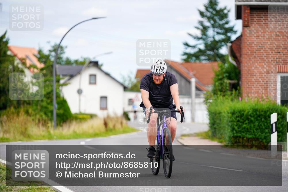 31.08.2025 - Elbe Triathlon Hamburg Michael Burmester http://msf.ph/oto/8685810 31.08.2025 14:13:22 Radfahren 151 meine-sportfotos.de