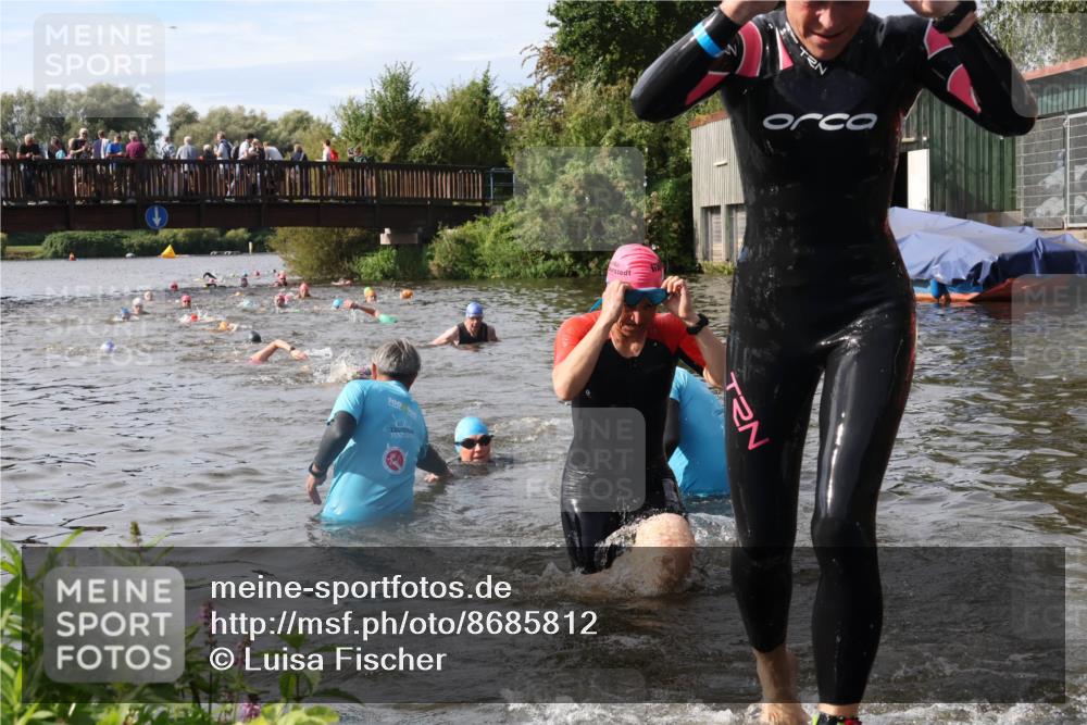 31.08.2025 - Elbe Triathlon Hamburg Luisa Fischer http://msf.ph/oto/8685812 31.08.2025 10:41:23 Schwimmen 1404, 1408, 1465, 1494 meine-sportfotos.de