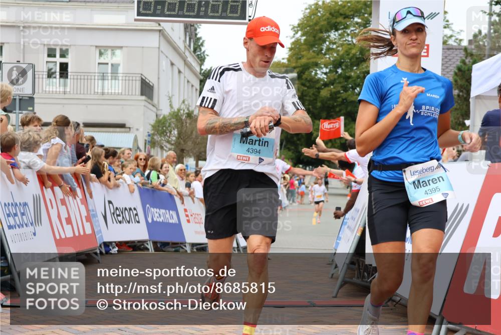 31.08.2025 - 21. Blankeneser Heldenlauf Strokosch-Dieckow http://msf.ph/oto/8685815 31.08.2025 12:00:37 Ziel 5784, 4144, 4394, 4395, 4333 meine-sportfotos.de