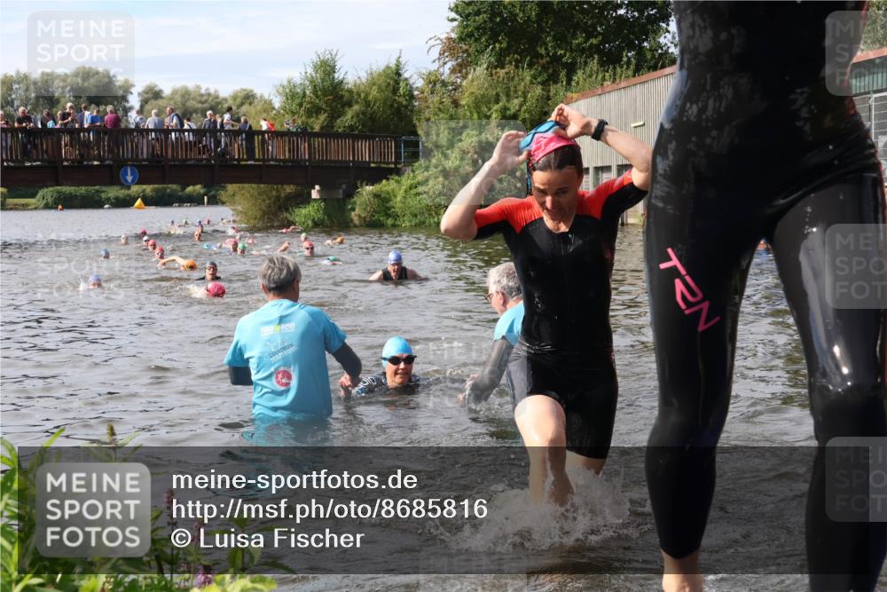 31.08.2025 - Elbe Triathlon Hamburg Luisa Fischer http://msf.ph/oto/8685816 31.08.2025 10:41:24 Schwimmen 1404, 1408, 1465, 1494 meine-sportfotos.de