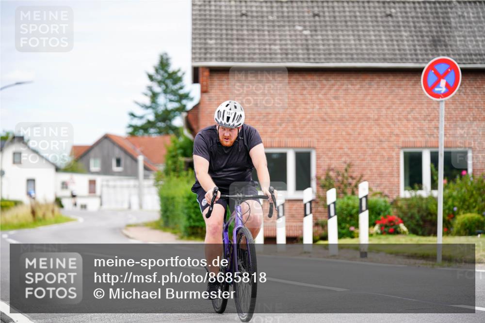 31.08.2025 - Elbe Triathlon Hamburg Michael Burmester http://msf.ph/oto/8685818 31.08.2025 14:13:24 Radfahren 151 meine-sportfotos.de