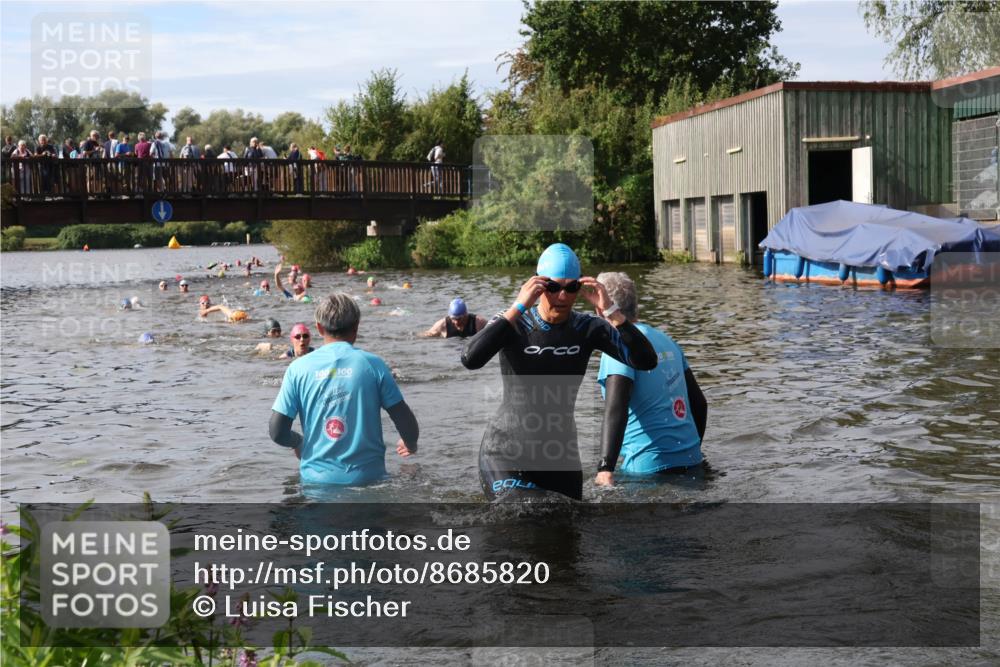 31.08.2025 - Elbe Triathlon Hamburg Luisa Fischer http://msf.ph/oto/8685820 31.08.2025 10:41:26 Schwimmen 1404, 1465, 1494 meine-sportfotos.de