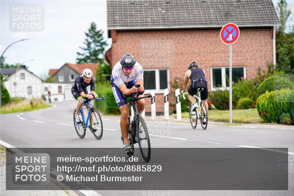 31.08.2025 - Elbe Triathlon Hamburg Michael Burmester http://msf.ph/oto/8685829 31.08.2025 14:13:40 Radfahren  meine-sportfotos.de
