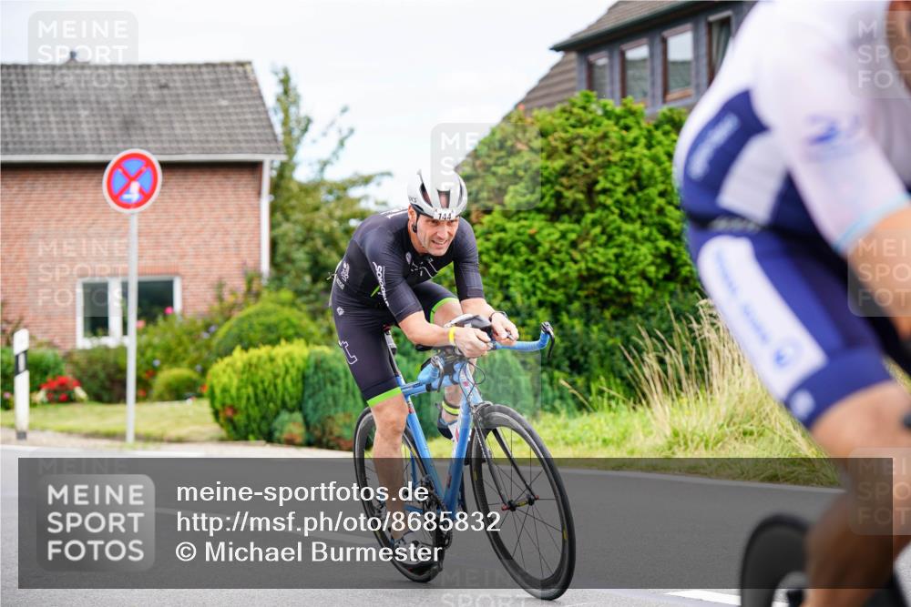 31.08.2025 - Elbe Triathlon Hamburg Michael Burmester http://msf.ph/oto/8685832 31.08.2025 14:13:41 Radfahren  meine-sportfotos.de