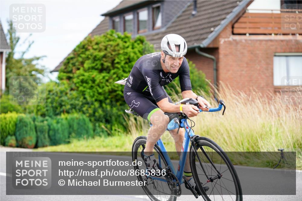31.08.2025 - Elbe Triathlon Hamburg Michael Burmester http://msf.ph/oto/8685836 31.08.2025 14:13:41 Radfahren  meine-sportfotos.de