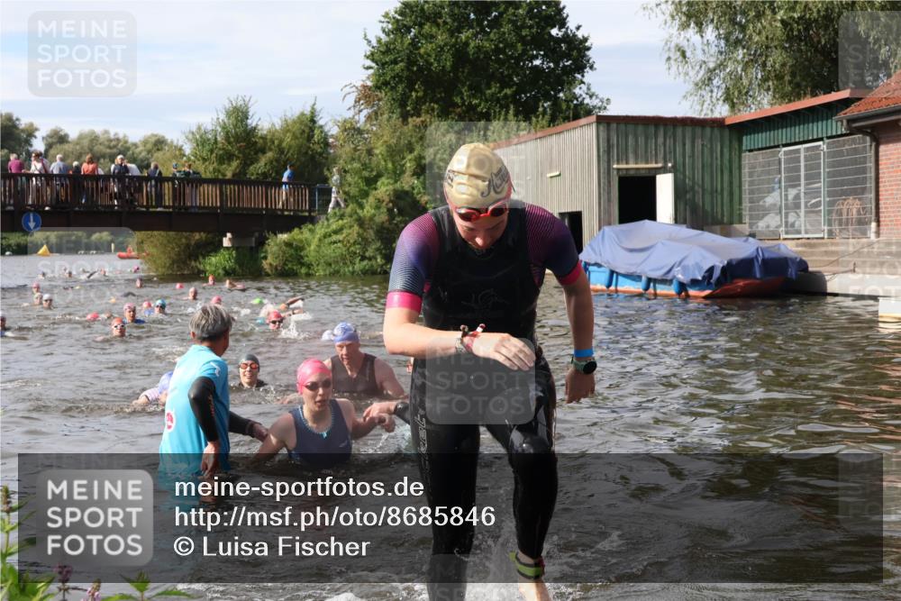 31.08.2025 - Elbe Triathlon Hamburg Luisa Fischer http://msf.ph/oto/8685846 31.08.2025 10:41:37 Schwimmen 1388, 1429 meine-sportfotos.de