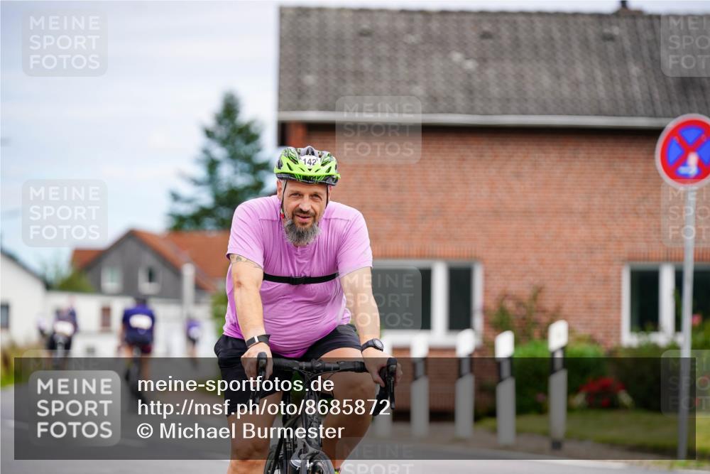 31.08.2025 - Elbe Triathlon Hamburg Michael Burmester http://msf.ph/oto/8685872 31.08.2025 14:14:09 Radfahren 142, 154 meine-sportfotos.de