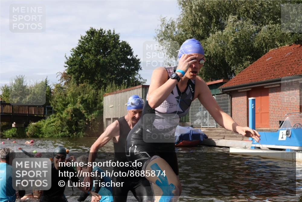 31.08.2025 - Elbe Triathlon Hamburg Luisa Fischer http://msf.ph/oto/8685874 31.08.2025 10:41:46 Schwimmen 1345, 1370, 1442, 1449 meine-sportfotos.de