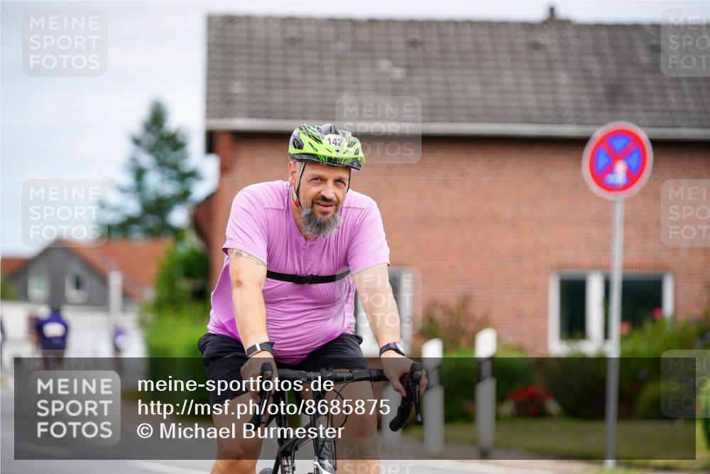 31.08.2025 - Elbe Triathlon Hamburg Michael Burmester http://msf.ph/oto/8685875 31.08.2025 14:14:09 Radfahren 142, 154 meine-sportfotos.de