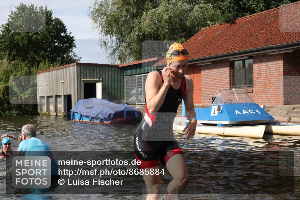 31.08.2025 - Elbe Triathlon Hamburg Luisa Fischer http://msf.ph/oto/8685884 31.08.2025 10:41:52 Schwimmen 1345, 1370, 1375, 1381, 1393, 1442, 1449, 1484, 1487 meine-sportfotos.de