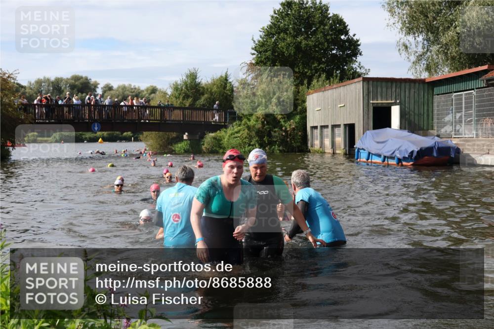 31.08.2025 - Elbe Triathlon Hamburg Luisa Fischer http://msf.ph/oto/8685888 31.08.2025 10:41:56 Schwimmen 1345, 1365, 1375, 1381, 1382, 1393, 1428, 1449, 1484, 1487 meine-sportfotos.de