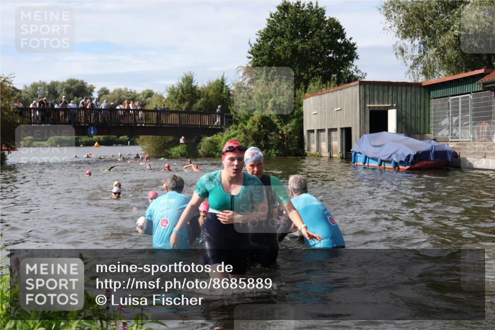 31.08.2025 - Elbe Triathlon Hamburg Luisa Fischer http://msf.ph/oto/8685889 31.08.2025 10:41:56 Schwimmen 1345, 1365, 1375, 1381, 1382, 1393, 1428, 1449, 1484, 1487 meine-sportfotos.de