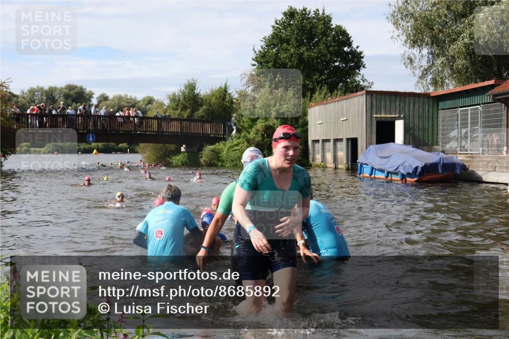 31.08.2025 - Elbe Triathlon Hamburg Luisa Fischer http://msf.ph/oto/8685892 31.08.2025 10:41:57 Schwimmen 1365, 1375, 1381, 1382, 1393, 1428, 1449, 1484, 1487, 1498 meine-sportfotos.de