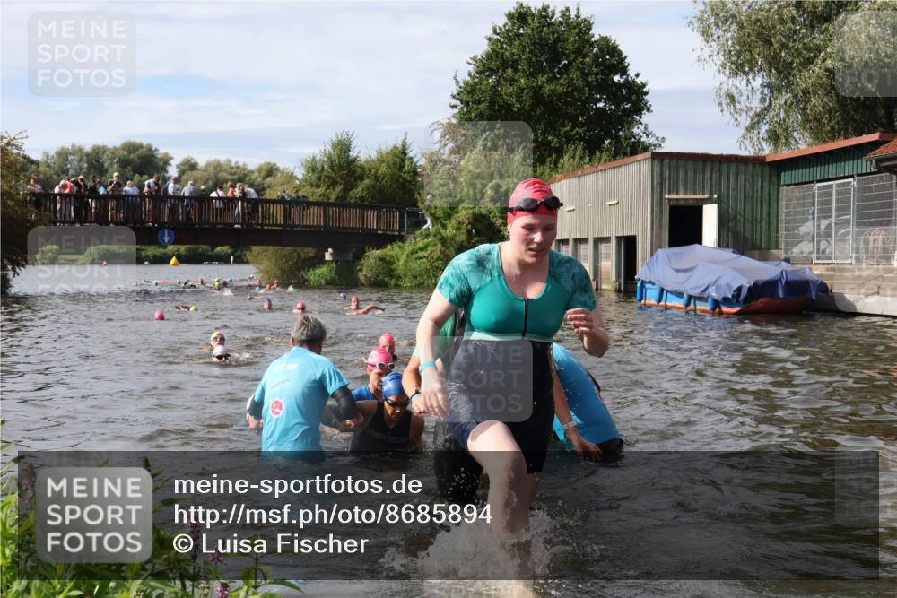 31.08.2025 - Elbe Triathlon Hamburg Luisa Fischer http://msf.ph/oto/8685894 31.08.2025 10:41:57 Schwimmen 1365, 1375, 1381, 1382, 1393, 1428, 1449, 1484, 1487, 1498 meine-sportfotos.de