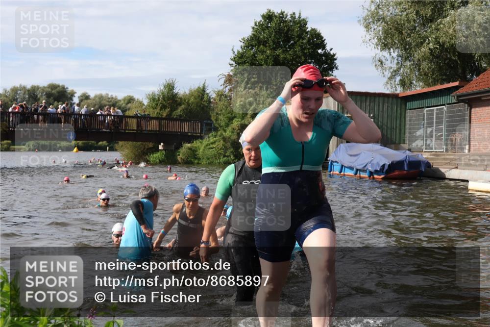 31.08.2025 - Elbe Triathlon Hamburg Luisa Fischer http://msf.ph/oto/8685897 31.08.2025 10:41:58 Schwimmen 1365, 1375, 1381, 1382, 1393, 1413, 1428, 1449, 1484, 1487, 1498 meine-sportfotos.de