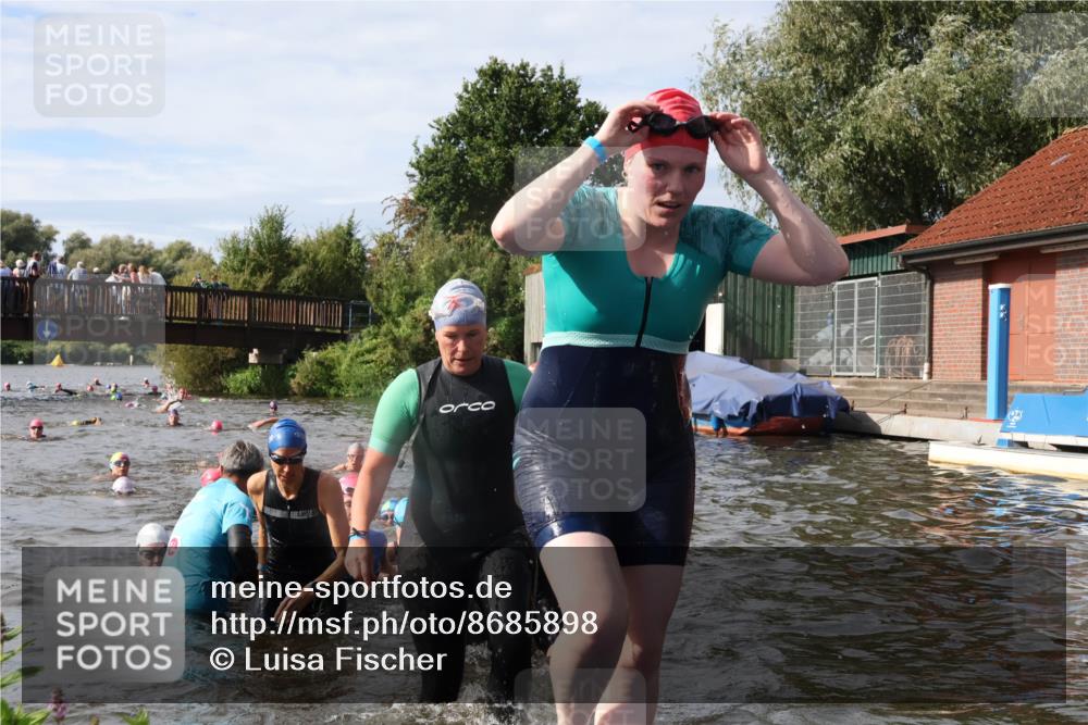 31.08.2025 - Elbe Triathlon Hamburg Luisa Fischer http://msf.ph/oto/8685898 31.08.2025 10:41:58 Schwimmen 1365, 1375, 1381, 1382, 1393, 1413, 1428, 1449, 1484, 1487, 1498 meine-sportfotos.de