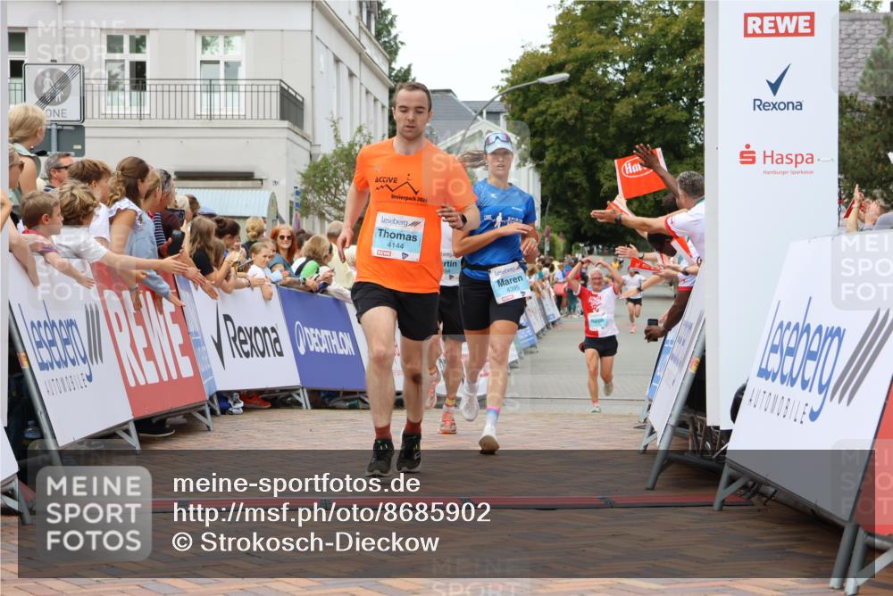 31.08.2025 - 21. Blankeneser Heldenlauf Strokosch-Dieckow http://msf.ph/oto/8685902 31.08.2025 12:00:35 Ziel 5784, 4144, 4394, 4395, 4333 meine-sportfotos.de