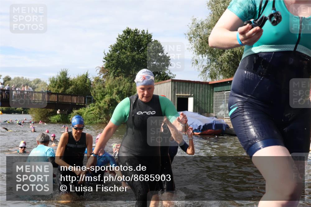 31.08.2025 - Elbe Triathlon Hamburg Luisa Fischer http://msf.ph/oto/8685903 31.08.2025 10:41:59 Schwimmen 1365, 1375, 1381, 1382, 1393, 1413, 1428, 1484, 1487, 1498 meine-sportfotos.de