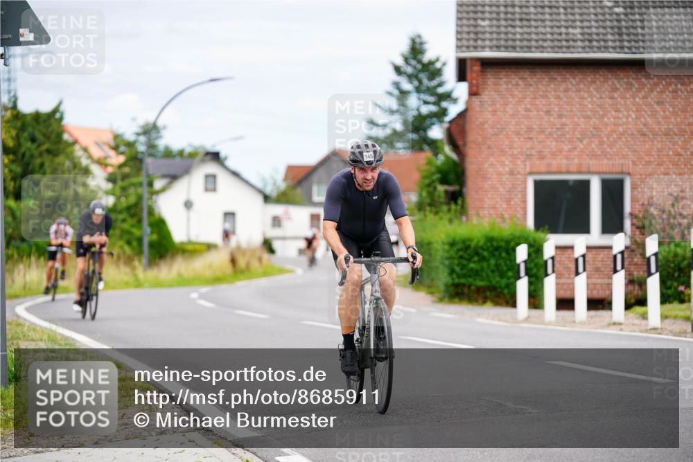 31.08.2025 - Elbe Triathlon Hamburg Michael Burmester http://msf.ph/oto/8685911 31.08.2025 14:14:28 Radfahren  meine-sportfotos.de