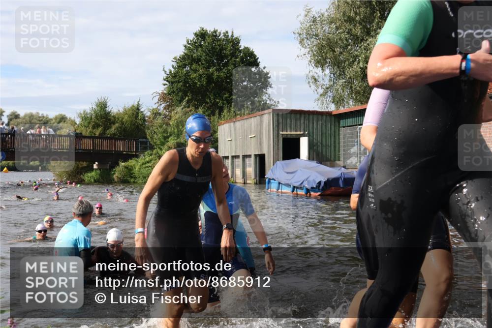 31.08.2025 - Elbe Triathlon Hamburg Luisa Fischer http://msf.ph/oto/8685912 31.08.2025 10:42:01 Schwimmen 1365, 1375, 1381, 1382, 1393, 1395, 1413, 1428, 1450, 1484, 1487, 1498 meine-sportfotos.de