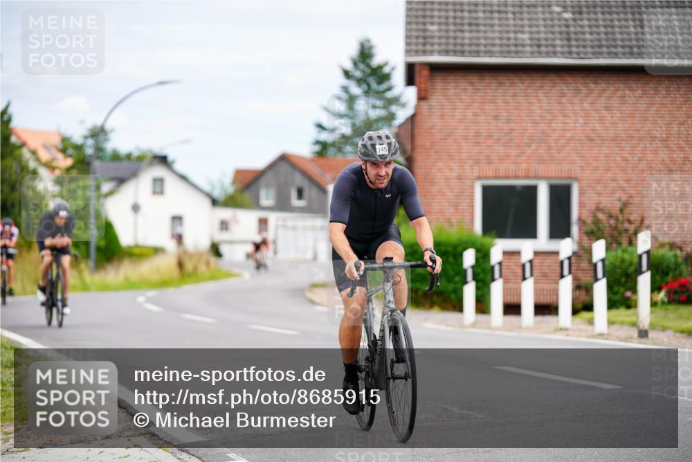 31.08.2025 - Elbe Triathlon Hamburg Michael Burmester http://msf.ph/oto/8685915 31.08.2025 14:14:28 Radfahren  meine-sportfotos.de