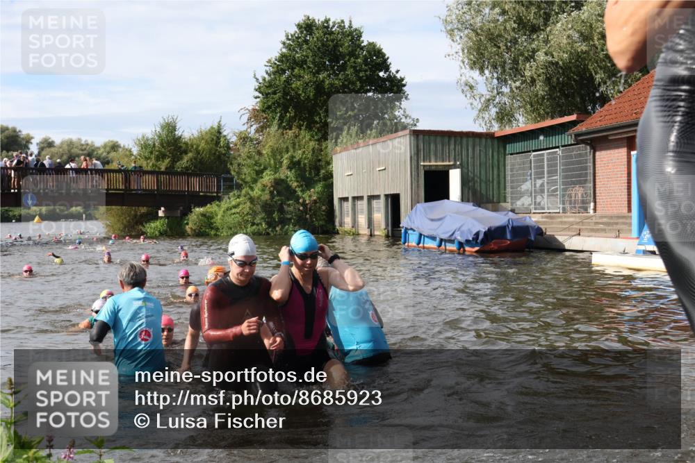 31.08.2025 - Elbe Triathlon Hamburg Luisa Fischer http://msf.ph/oto/8685923 31.08.2025 10:42:03 Schwimmen 1365, 1375, 1381, 1382, 1393, 1395, 1411, 1413, 1416, 1425, 1428, 1450, 1484, 1487, 1498 meine-sportfotos.de