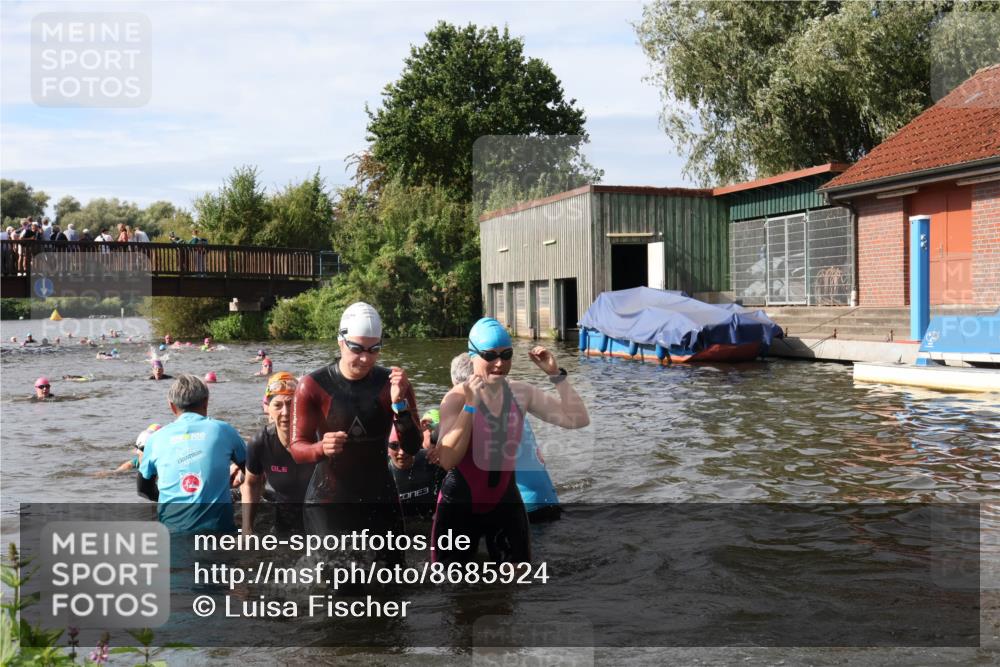 31.08.2025 - Elbe Triathlon Hamburg Luisa Fischer http://msf.ph/oto/8685924 31.08.2025 10:42:03 Schwimmen 1365, 1375, 1381, 1382, 1393, 1395, 1411, 1413, 1416, 1425, 1428, 1450, 1484, 1487, 1498 meine-sportfotos.de