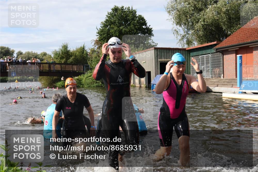 31.08.2025 - Elbe Triathlon Hamburg Luisa Fischer http://msf.ph/oto/8685931 31.08.2025 10:42:05 Schwimmen 1365, 1381, 1382, 1393, 1395, 1407, 1411, 1413, 1416, 1425, 1428, 1433, 1450, 1484, 1487, 1498 meine-sportfotos.de