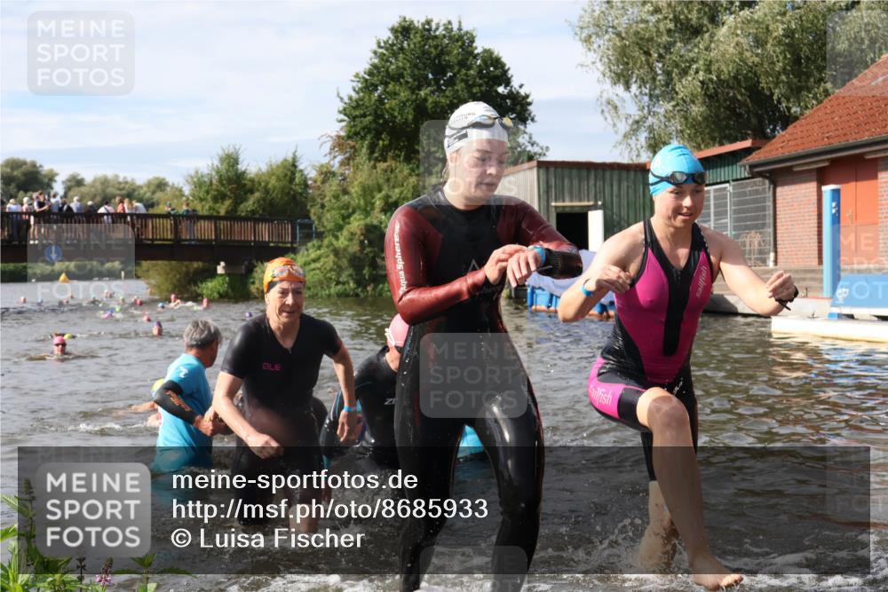 31.08.2025 - Elbe Triathlon Hamburg Luisa Fischer http://msf.ph/oto/8685933 31.08.2025 10:42:05 Schwimmen 1365, 1381, 1382, 1393, 1395, 1407, 1411, 1413, 1416, 1425, 1428, 1433, 1450, 1484, 1487, 1498 meine-sportfotos.de