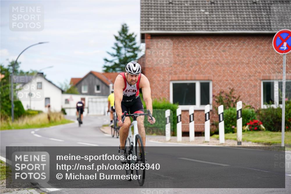 31.08.2025 - Elbe Triathlon Hamburg Michael Burmester http://msf.ph/oto/8685940 31.08.2025 14:14:38 Radfahren 158 meine-sportfotos.de