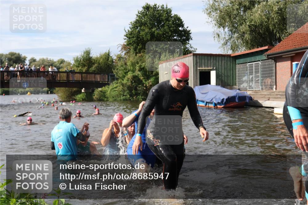 31.08.2025 - Elbe Triathlon Hamburg Luisa Fischer http://msf.ph/oto/8685947 31.08.2025 10:42:08 Schwimmen 1357, 1382, 1395, 1407, 1410, 1411, 1413, 1416, 1425, 1428, 1433, 1450, 1498 meine-sportfotos.de