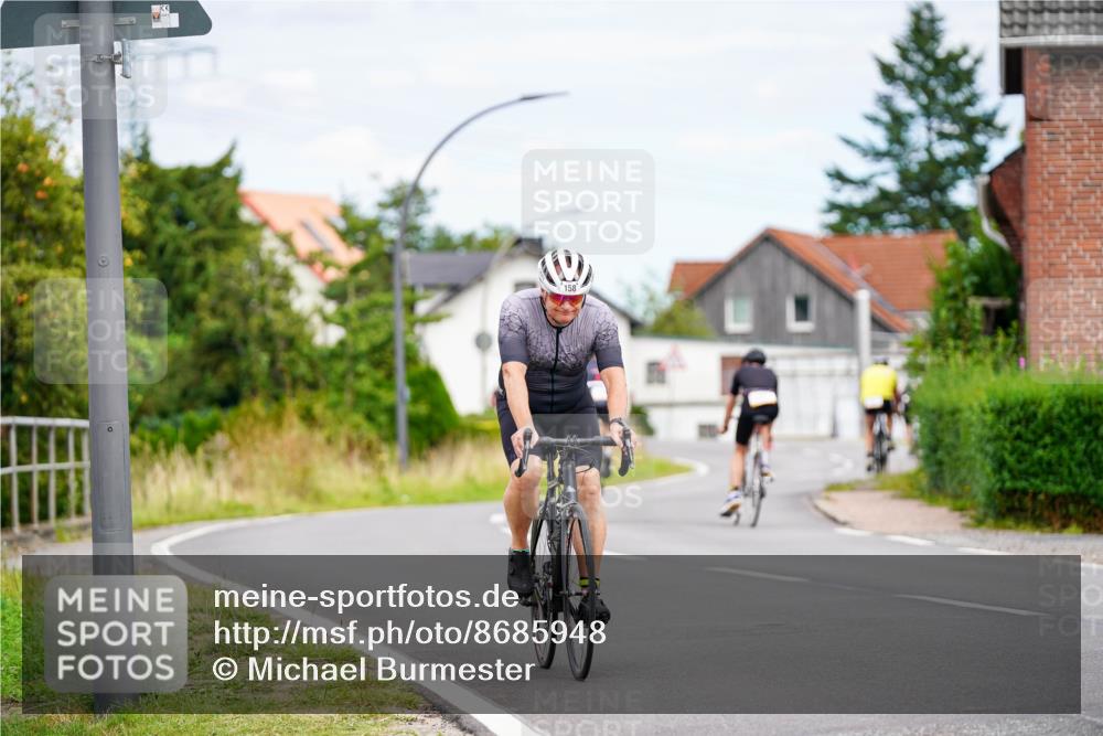 31.08.2025 - Elbe Triathlon Hamburg Michael Burmester http://msf.ph/oto/8685948 31.08.2025 14:14:42 Radfahren 158 meine-sportfotos.de