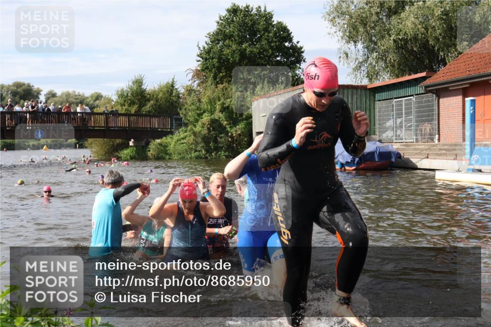 31.08.2025 - Elbe Triathlon Hamburg Luisa Fischer http://msf.ph/oto/8685950 31.08.2025 10:42:09 Schwimmen 1357, 1382, 1395, 1407, 1410, 1411, 1413, 1416, 1425, 1428, 1433, 1450, 1498 meine-sportfotos.de