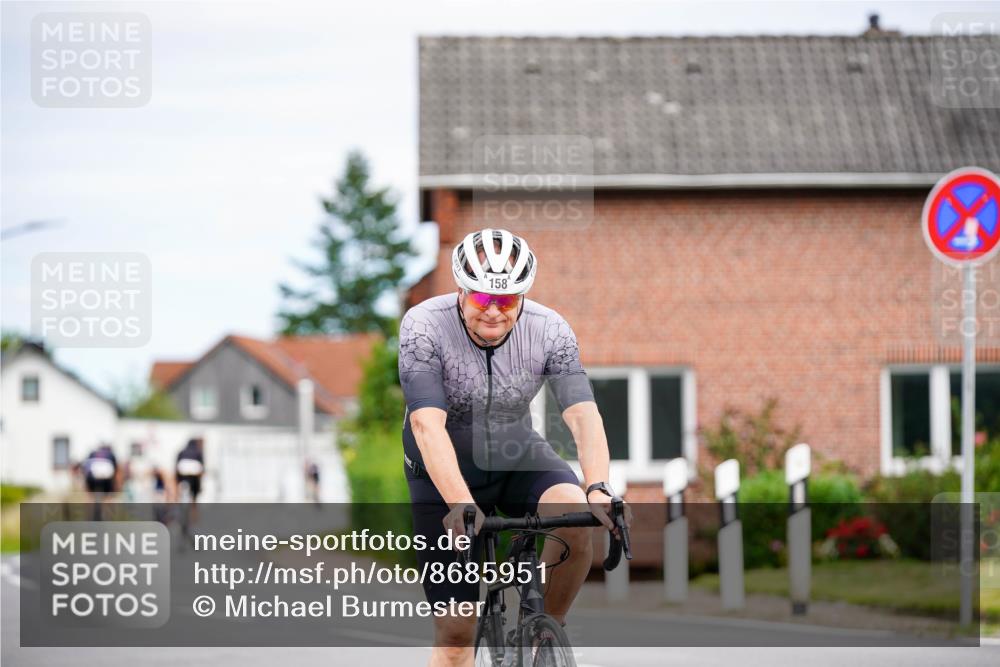 31.08.2025 - Elbe Triathlon Hamburg Michael Burmester http://msf.ph/oto/8685951 31.08.2025 14:14:43 Radfahren 158 meine-sportfotos.de