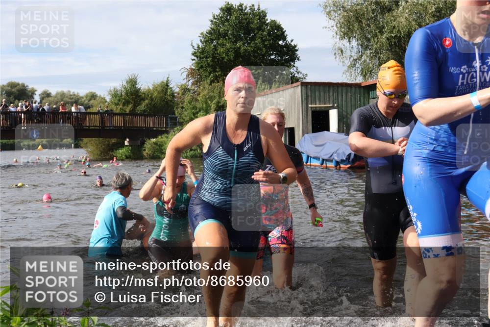 31.08.2025 - Elbe Triathlon Hamburg Luisa Fischer http://msf.ph/oto/8685960 31.08.2025 10:42:11 Schwimmen 1357, 1395, 1407, 1410, 1411, 1413, 1416, 1425, 1433, 1436, 1450, 1498 meine-sportfotos.de